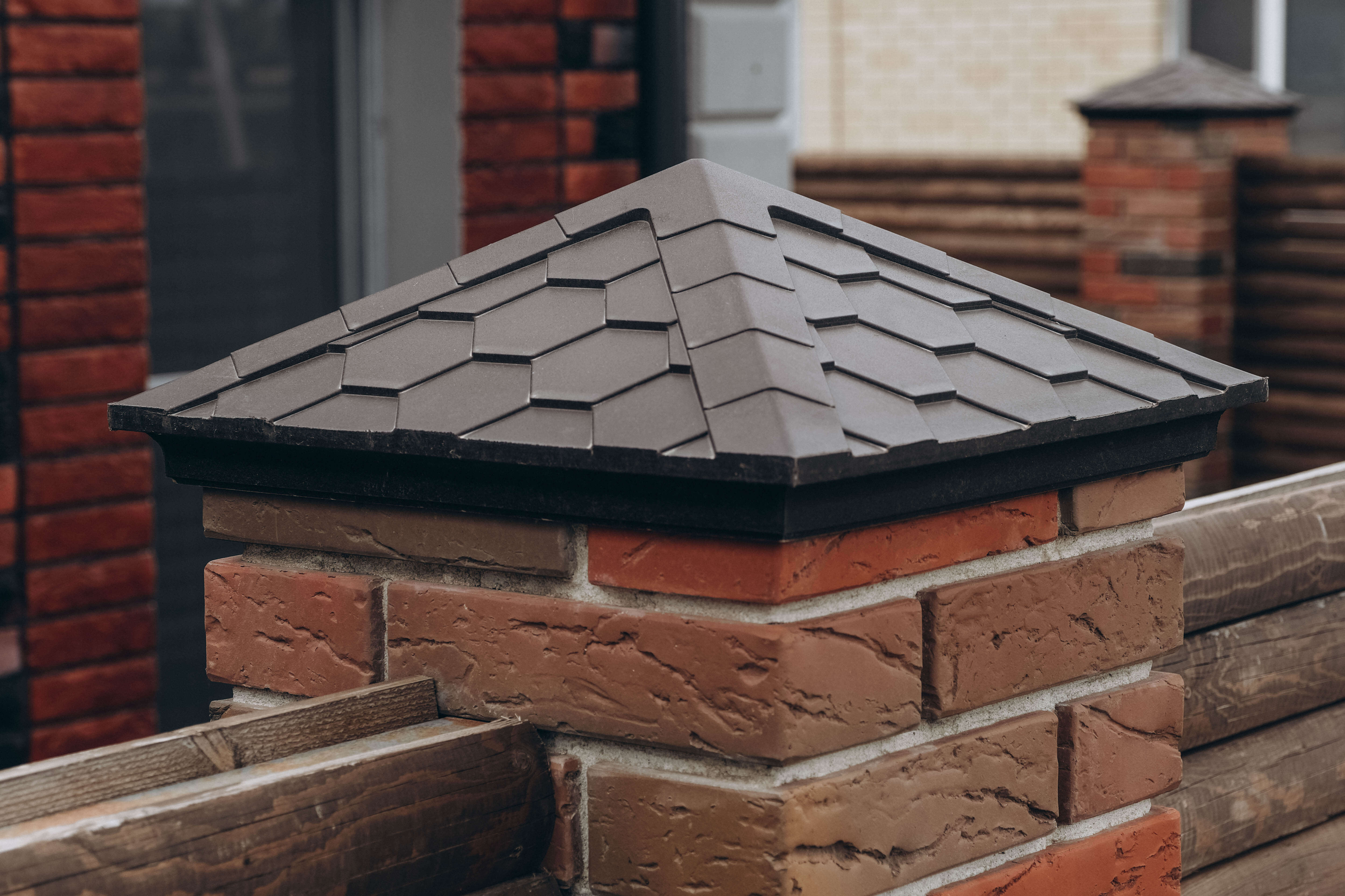 Колпак Zking Эверест Коричневый на столб 1.5х1.5 кирпича (390х390мм) в Аксубаево фото